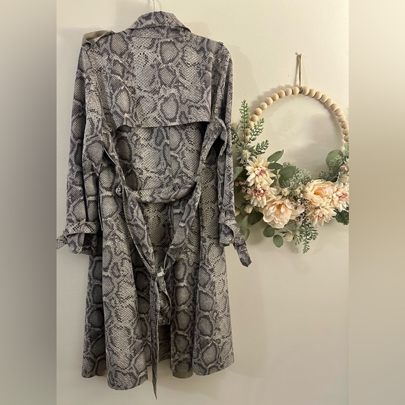 Snakeskin Pattern Faux Suede Women's Trench - Picture 5 of 7